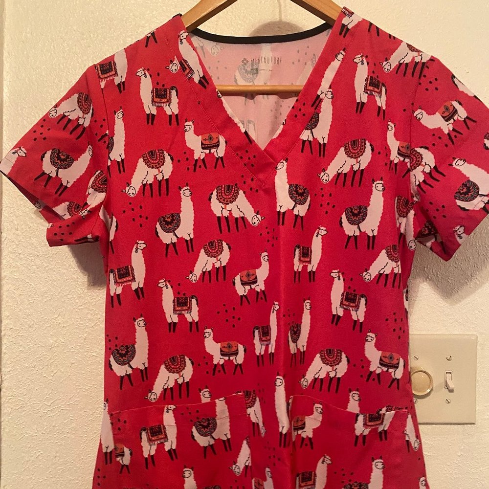Llama Scrub top - Small